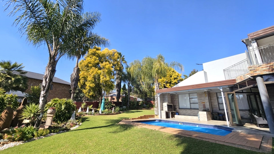 4 Bedroom Property for Sale in Ifafi North West